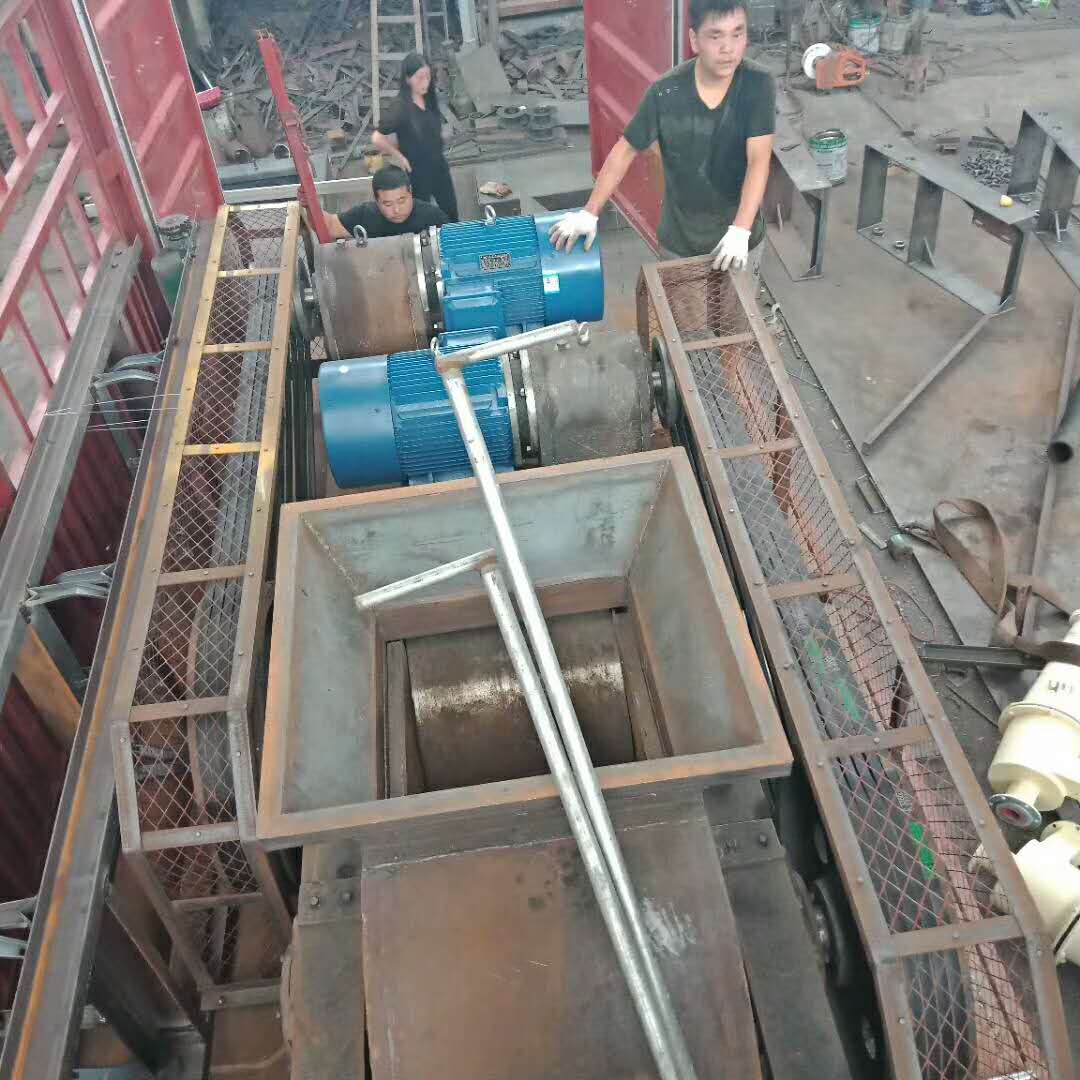 發(fā)往湖北京山的500*750的對輥制砂機、350型細沙回收機，13米輸送機